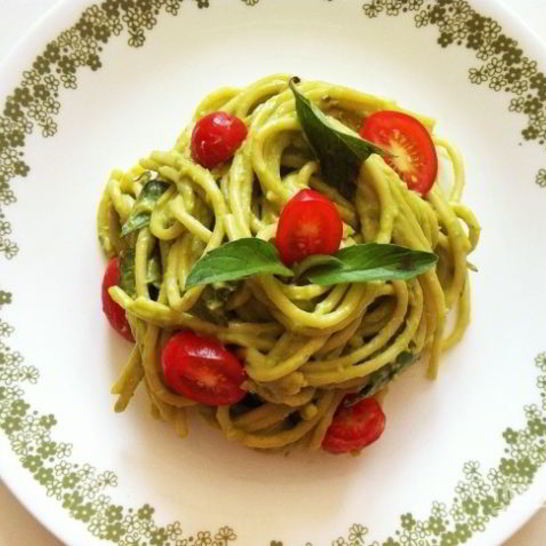 Рецепт пасты с авокадо и помидорами