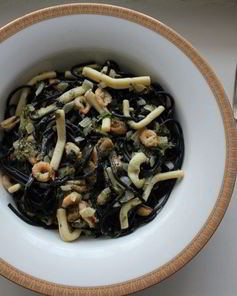 Паста с чернилами каракатицы и морепродуктами