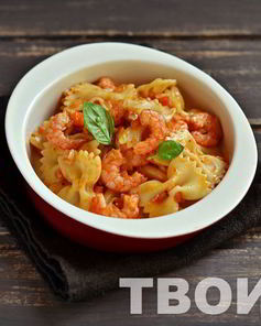 Паста с креветками и томатным соусом