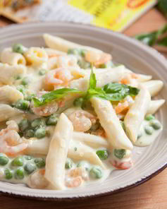 Паста с креветками и зеленым горошком в сливочном соусе