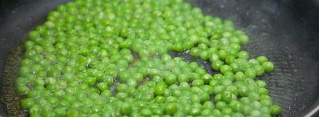 паста с креветками и зеленым горошком в сливочном соусе. Шаг 2