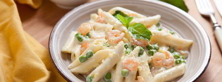 паста с креветками и зеленым горошком в сливочном соусе. Шаг 6