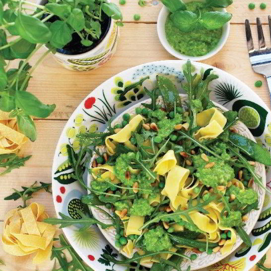 Рецепт пасты с песто, кедровыми орешками и рукколой