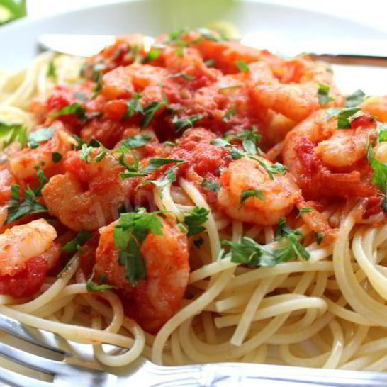 Рецепт пасты спагетти с креветками и помидорами