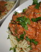 Спагетти с грибами и мясным соусом