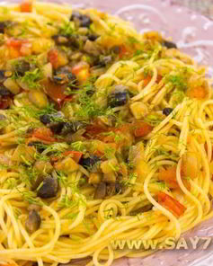 Спагетти с грибами и помидорами