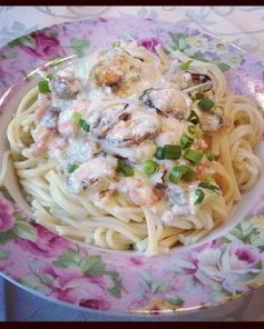 Спагетти с морепродуктами в чесночно-сливочном соусе