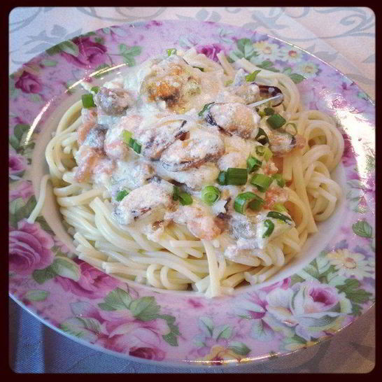 Рецепт спагетти с морепродуктами в чесночно-сливочном соусе