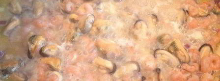 спагетти с морепродуктами в чесночно-сливочном соусе. Шаг 2