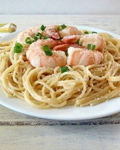 Спагетти с пряными креветками в вине