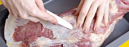 баранья нога с чесноком и травами. Шаг 3