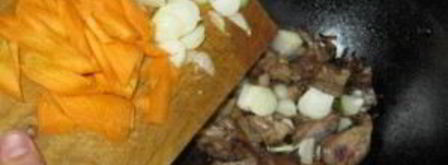 бараньи ребрышки с картошкой тушеные. Шаг 6