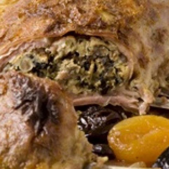 Рецепт фаршированной грудинки с омлетом