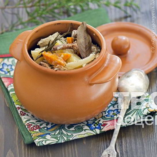 Рецепт филе индейки в горшочках с овощами и лисичками