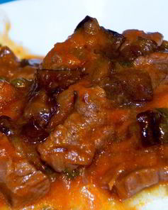 Говядина с черносливом