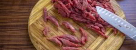 говядина с луком и сметаной. Шаг 2