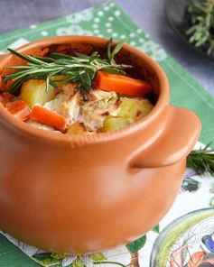 Индейка в горшочках