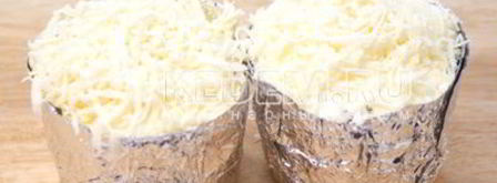 куриное филе с грибами и сыром в горшочках из фольги. Шаг 6