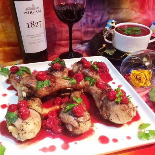 Рецепт курицы под вишневым соусом pollo alle ciliegie
