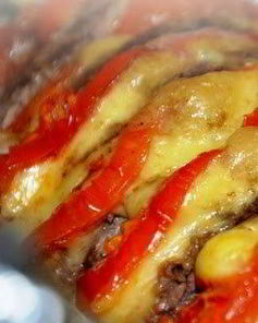 Мясо, запеченное с сыром и помидорами