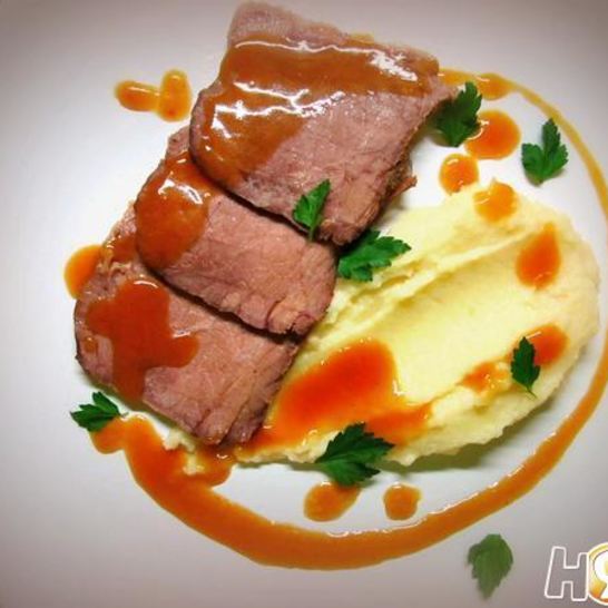 Рецепт ростбифа с мясным соусом и пюре из сельдерея