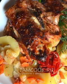 Спинки куриные с овощами в духовке