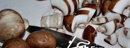 свинина с шампиньонами запеченные в сливочном соусе. Шаг 3