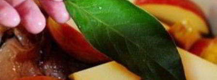 свинина с яблоками, луком и диким рисом. Шаг 3