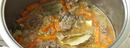 тушеная баранина с луком и морковью. Шаг 10