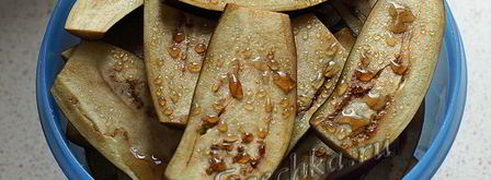 баклажаны с острой приправой. Шаг 2