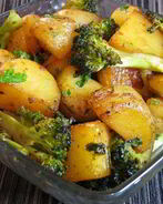 Брокколи с картошкой в духовке