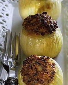 Лук, фаршированный мясом с травами