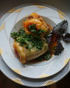 Перец, фаршированный мясом и рисом