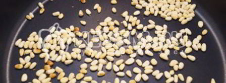 стручковая фасоль с кедровыми орешками. Шаг 5