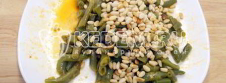 стручковая фасоль с кедровыми орешками. Шаг 6