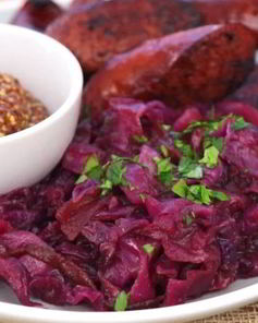 Тушеная красная капуста, кисло-сладкая