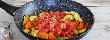 тушеные кабачки с морковью и помидорами. Шаг 11