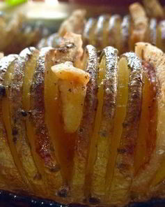 Запеченный веерный картофель с салом