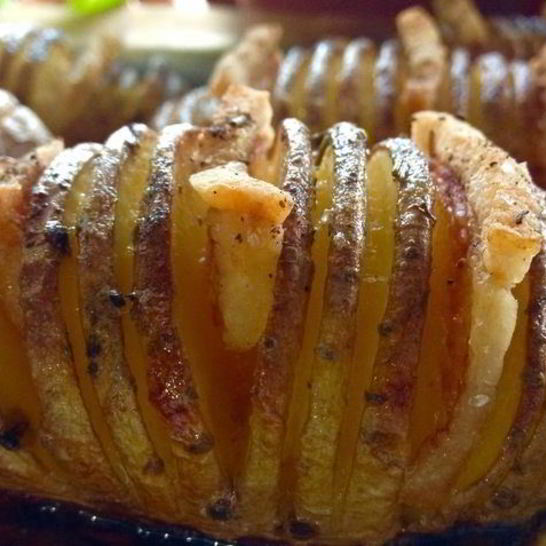 Рецепт запеченного веерного картофеля с салом