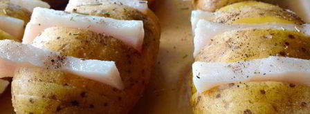 запеченный веерный картофель с салом. Шаг 5