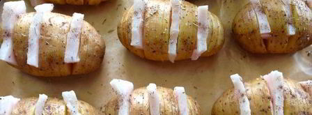 запеченный веерный картофель с салом. Шаг 6