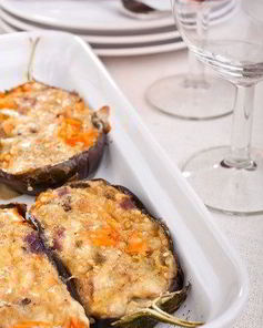 Запеченные фаршированные баклажаны с хрустящей корочкой