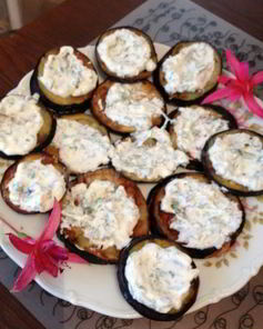 Жареные баклажаны в сметане с чесноком и зеленью