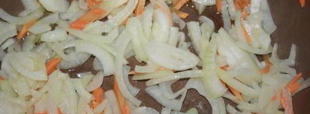 индюшиная печень с овощами в сметанном соусе в мультиварке. Шаг 2