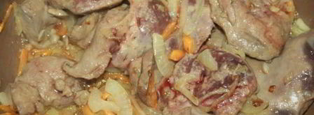 индюшиная печень с овощами в сметанном соусе в мультиварке. Шаг 5