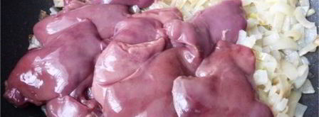 куриная печень по-строгановски. Шаг 3