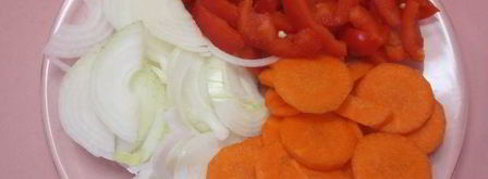 куриная печень с овощами в духовке. Шаг 2