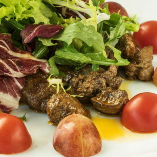 Рецепт куриной печени с помидорами и кунжутом