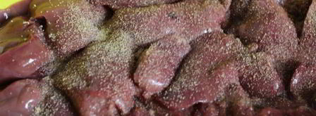 куриная печень с яблоками и луком. Шаг 2