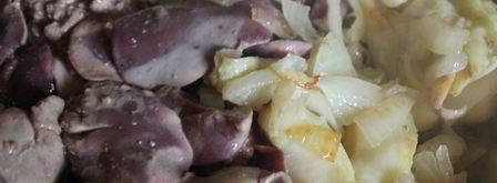 куриная печень с яблоками и луком. Шаг 5